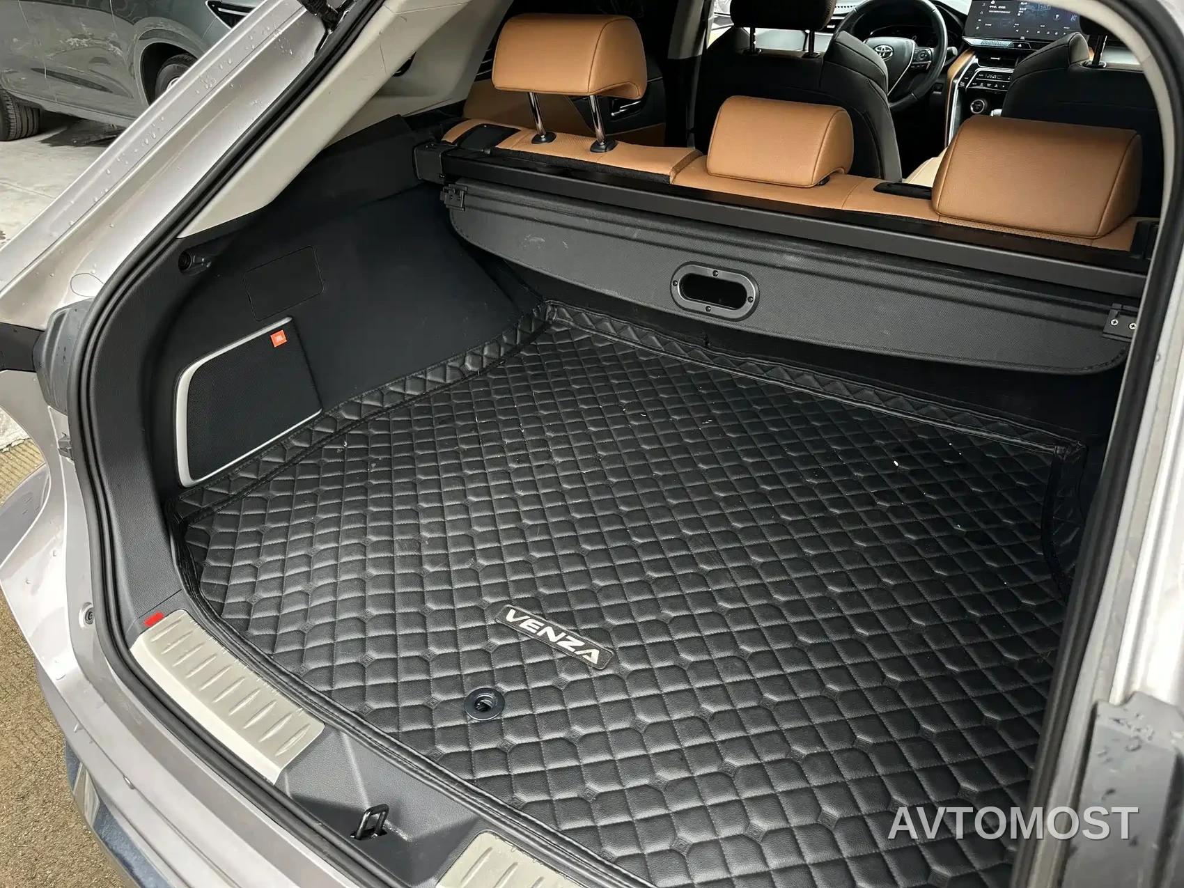 Toyota Venza 2023 Model 2.5L Smart Hybrid 2WD Tech Edition — фото 21