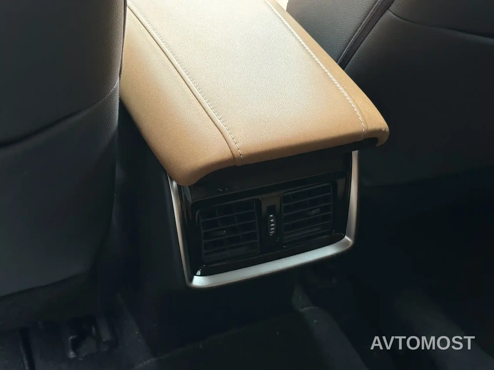 Toyota Venza 2023 Model 2.5L Smart Hybrid 2WD Tech Edition — фото 25