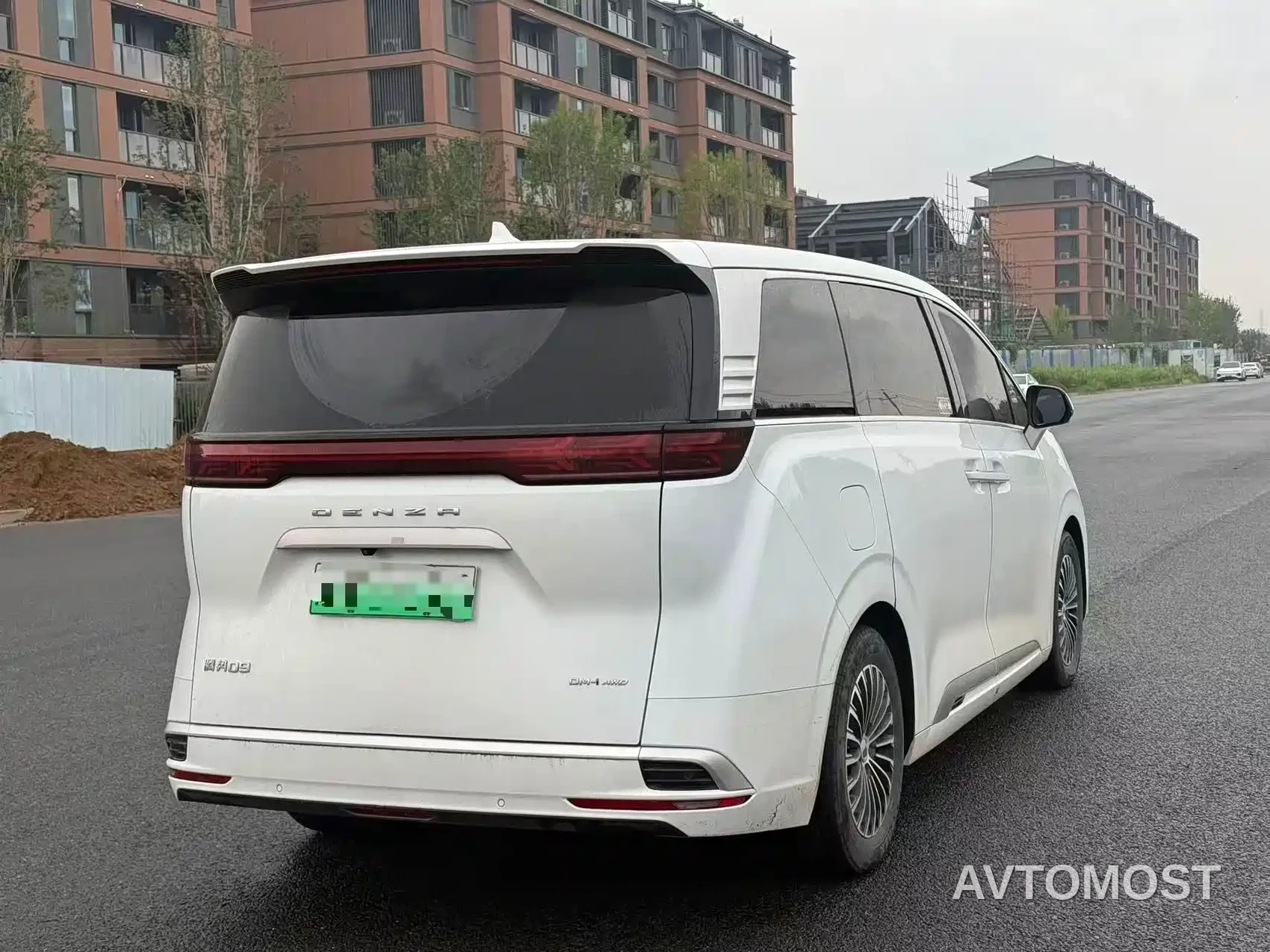 Denza D9 2022 DM-i 970 All-Wheel Drive Honor Edition — фото 7