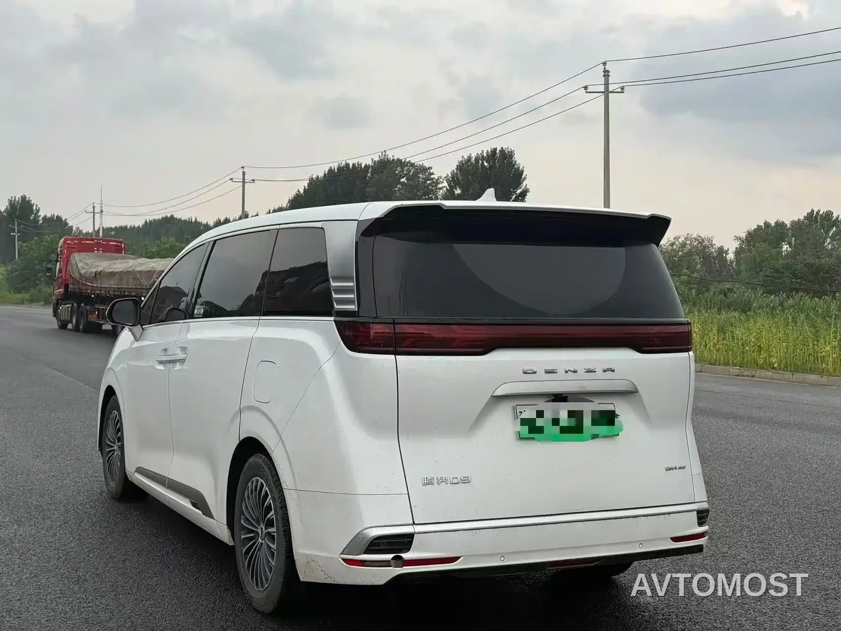 Denza D9 2022 DM-i 970 All-Wheel Drive Honor Edition — фото 9
