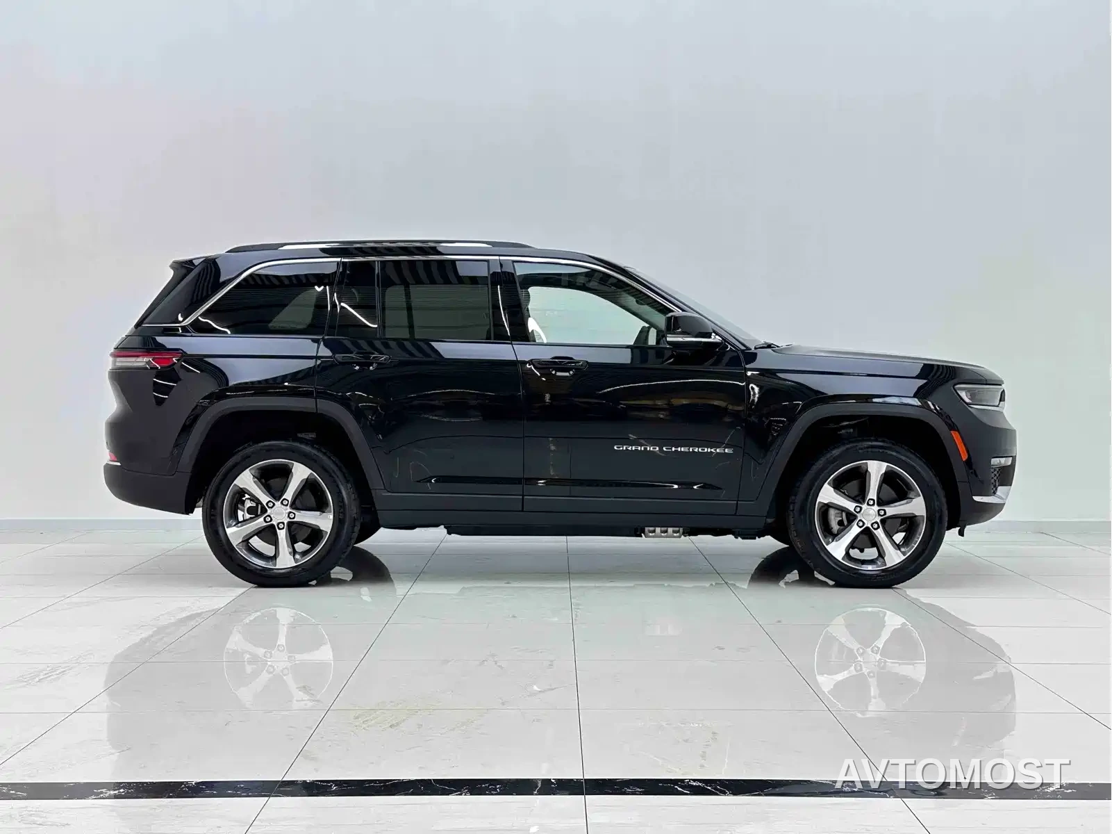 Jeep Grand Cherokee 4xe (Import) 2024 4xe Summit Edition — фото 5
