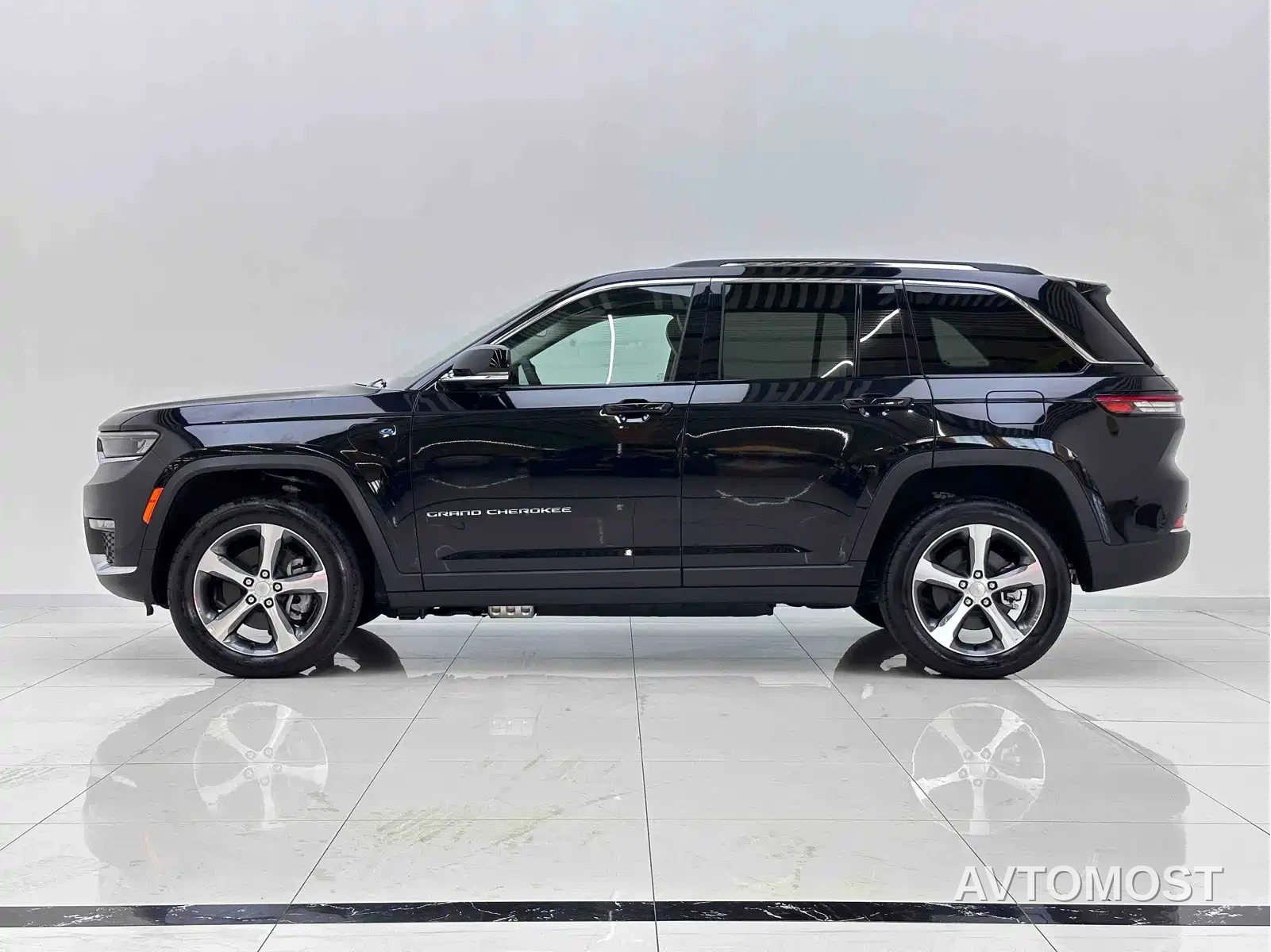 Jeep Grand Cherokee 4xe (Import) 2024 4xe Summit Edition — фото 6