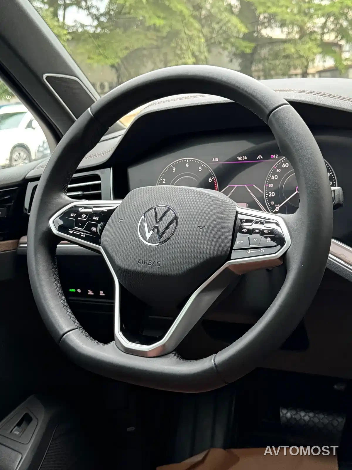 Volkswagen Touareg 2021 3.0TSI R-Exclusive — фото 18