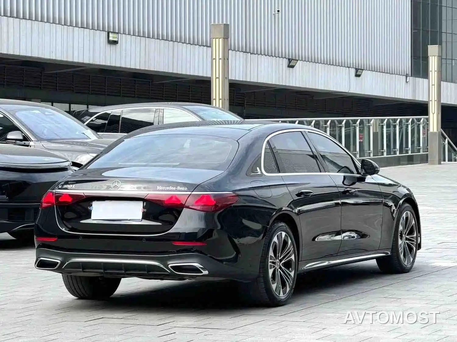 Mercedes-Benz E-Class 2024 E 300 L Fashion — фото 1