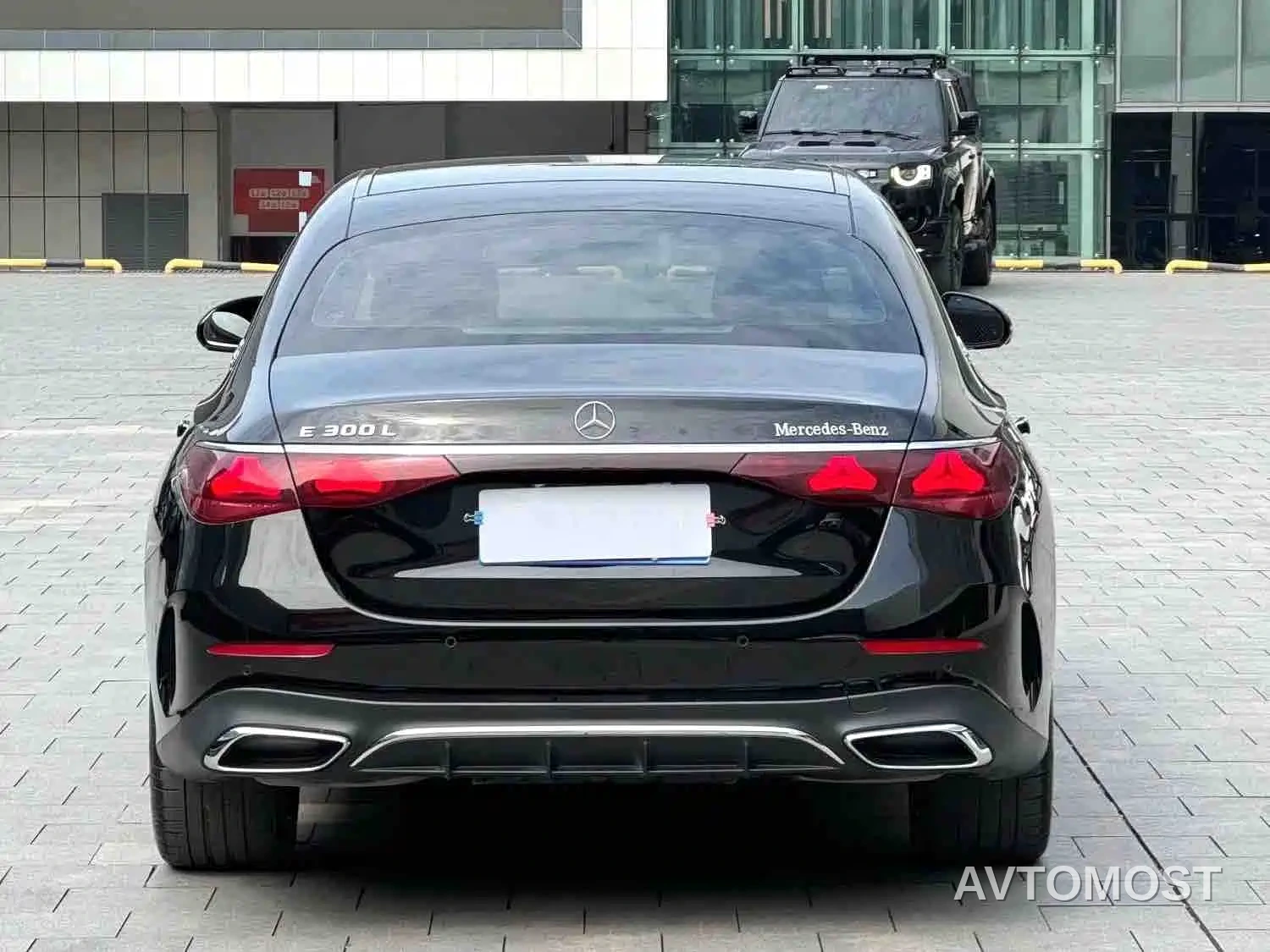 Mercedes-Benz E-Class 2024 E 300 L Fashion — фото 2