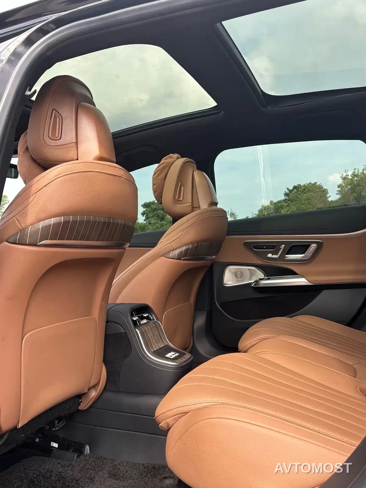 Mercedes-Benz E-Class 2024 Model E 300 L Luxury — фото 9