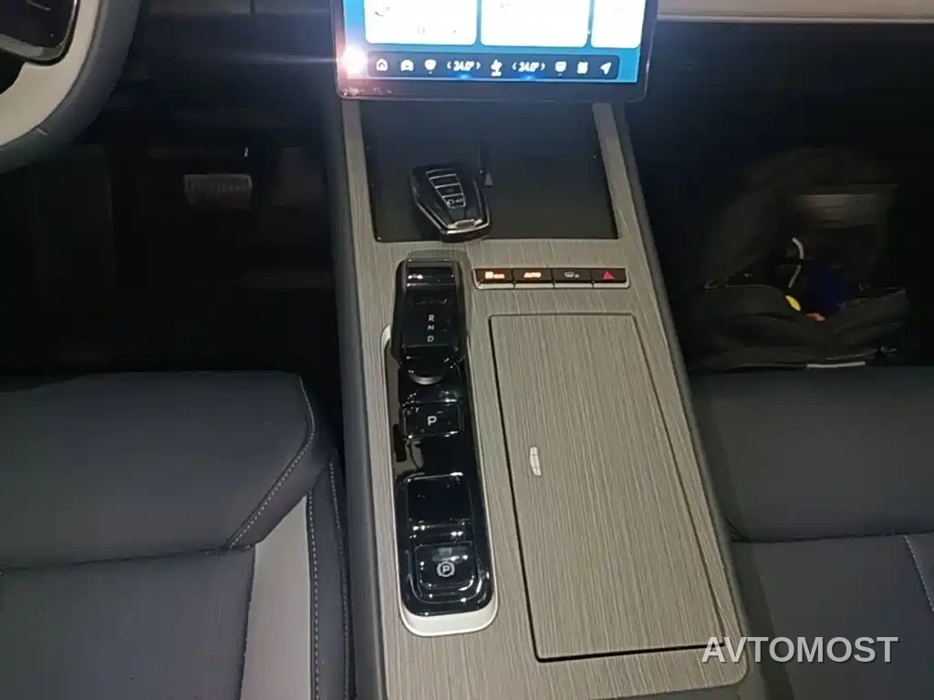 Geely Boyue L 2024 1.5TD DCT Premium Edition — фото 14