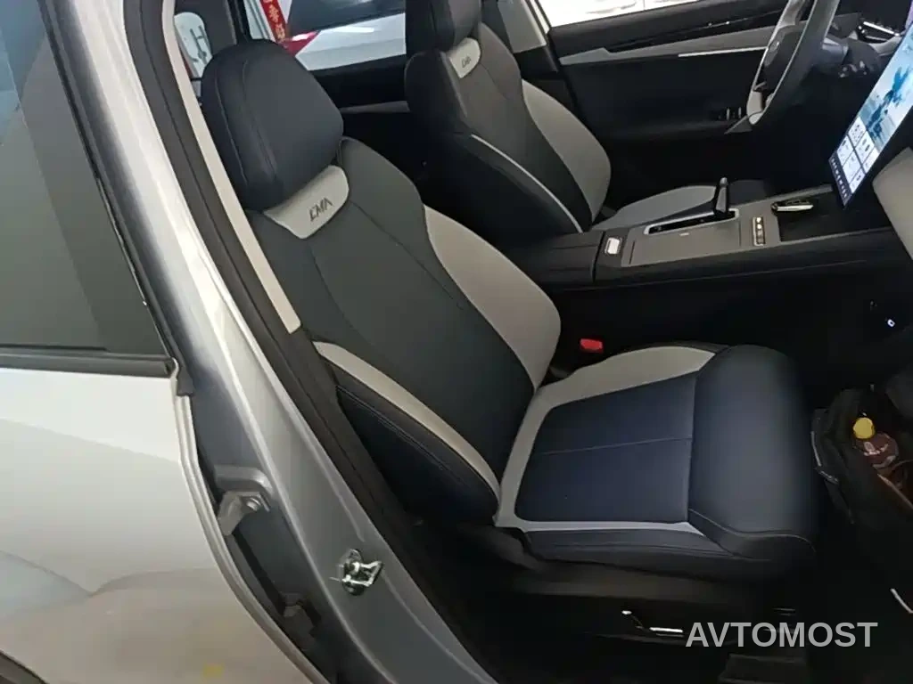 Geely Boyue L 2024 1.5TD DCT Premium Edition — фото 25