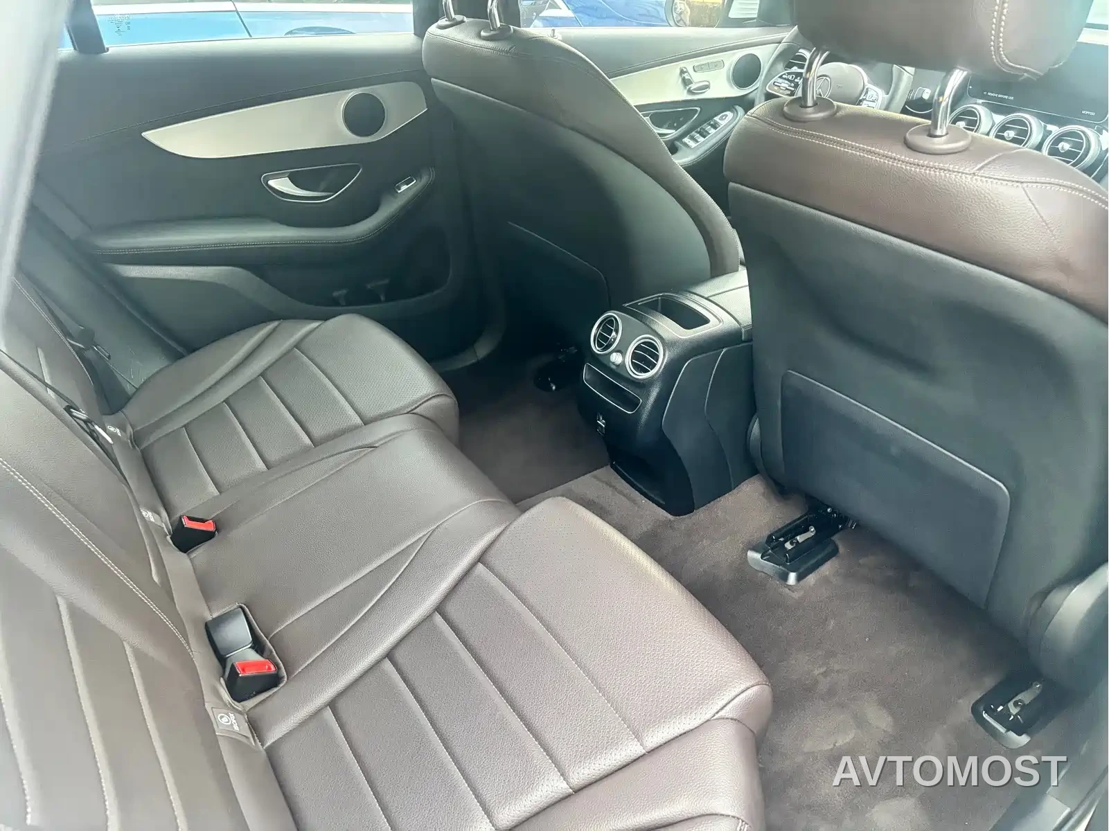 Mercedes-Benz GLC 2022 Facelift GLC 260 L 4MATIC Dynamic — фото 7