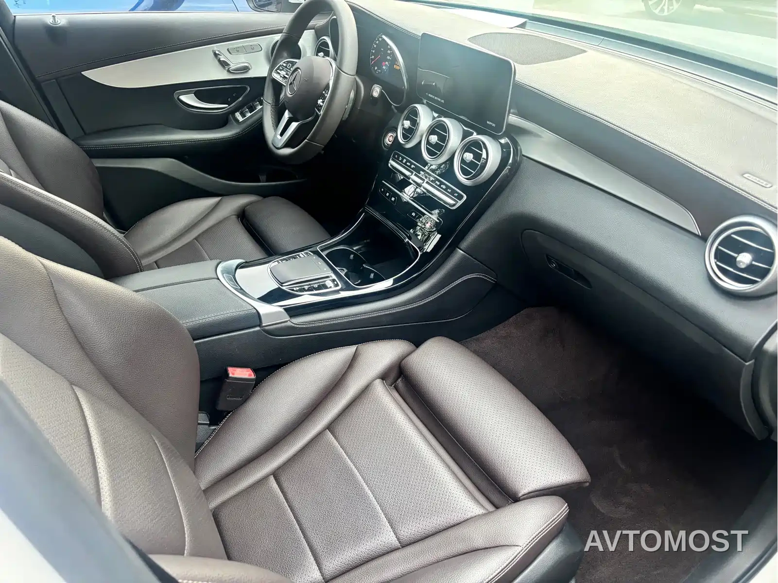 Mercedes-Benz GLC 2022 Facelift GLC 260 L 4MATIC Dynamic — фото 10