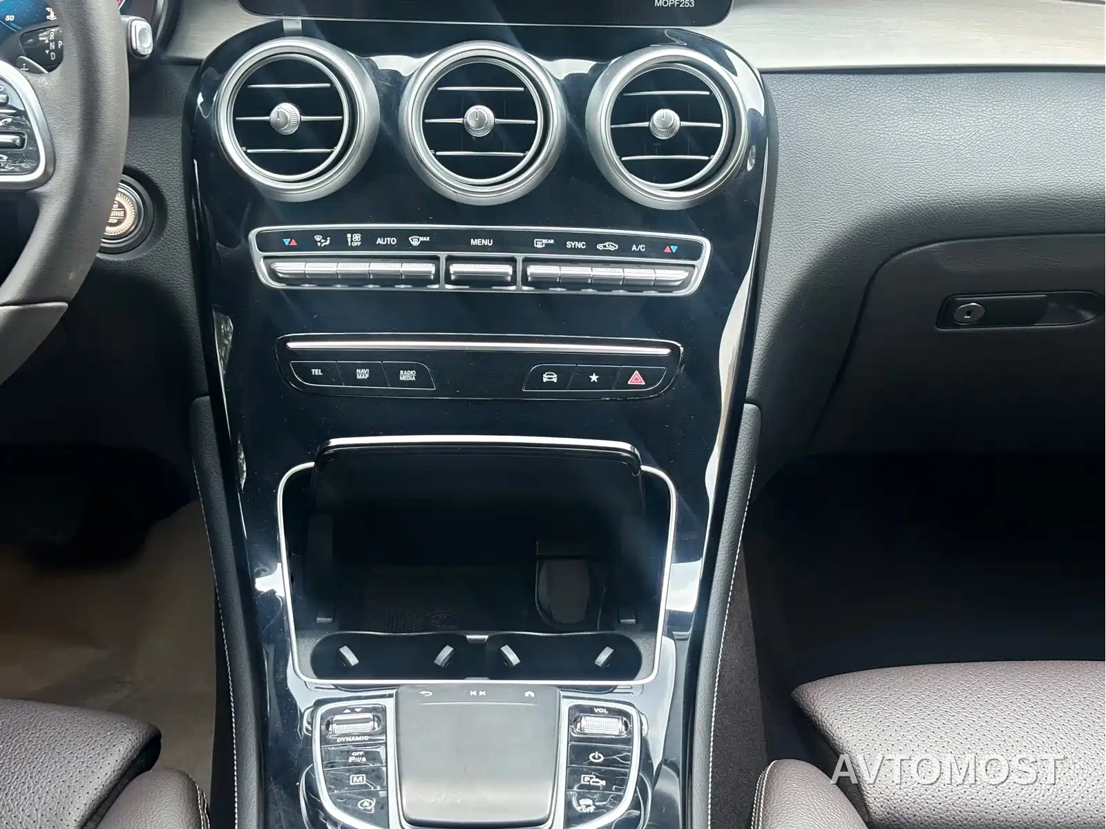 Mercedes-Benz GLC 2022 Facelift GLC 260 L 4MATIC Dynamic — фото 12
