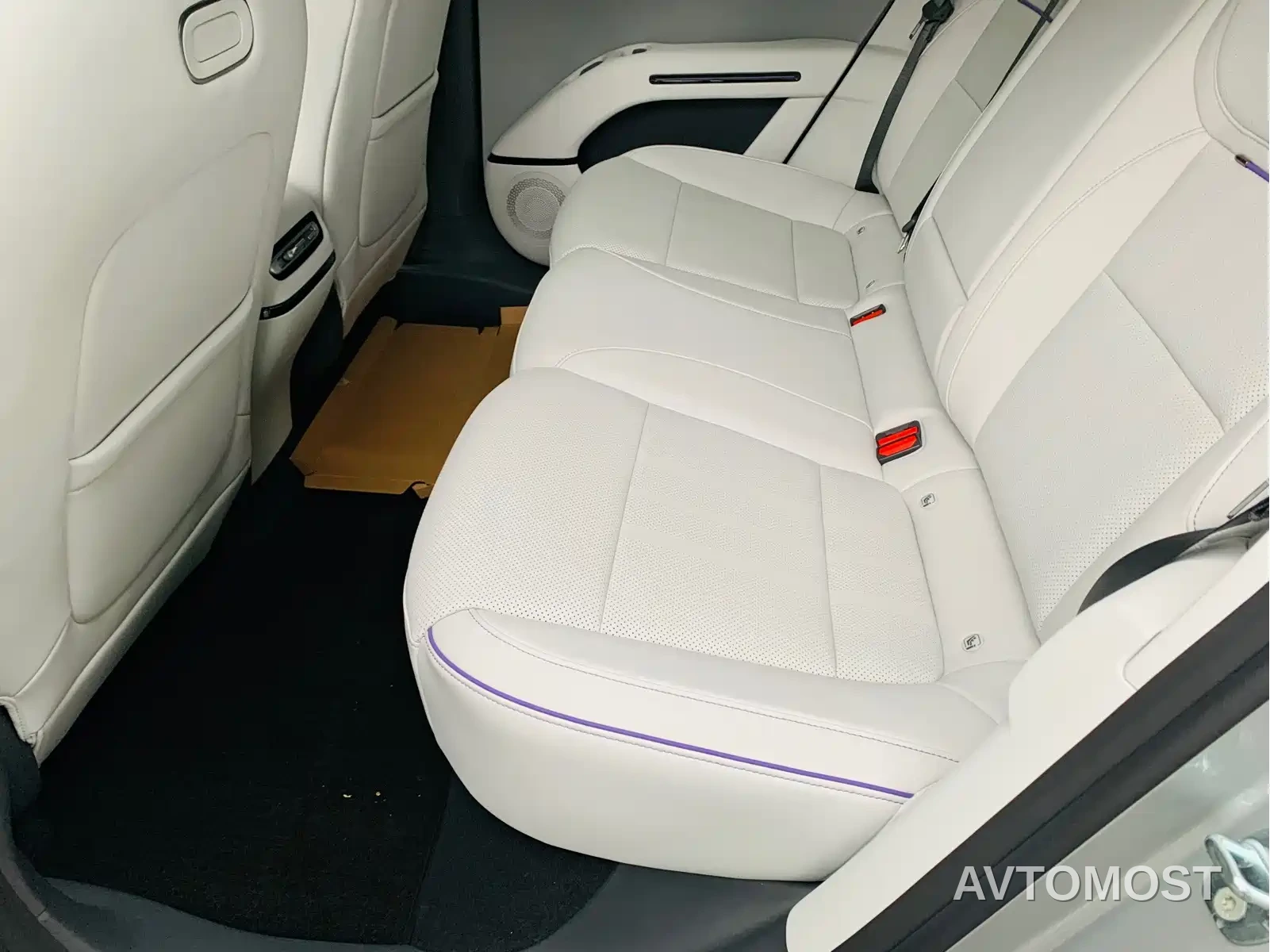 XPeng MONA SUV — фото 18