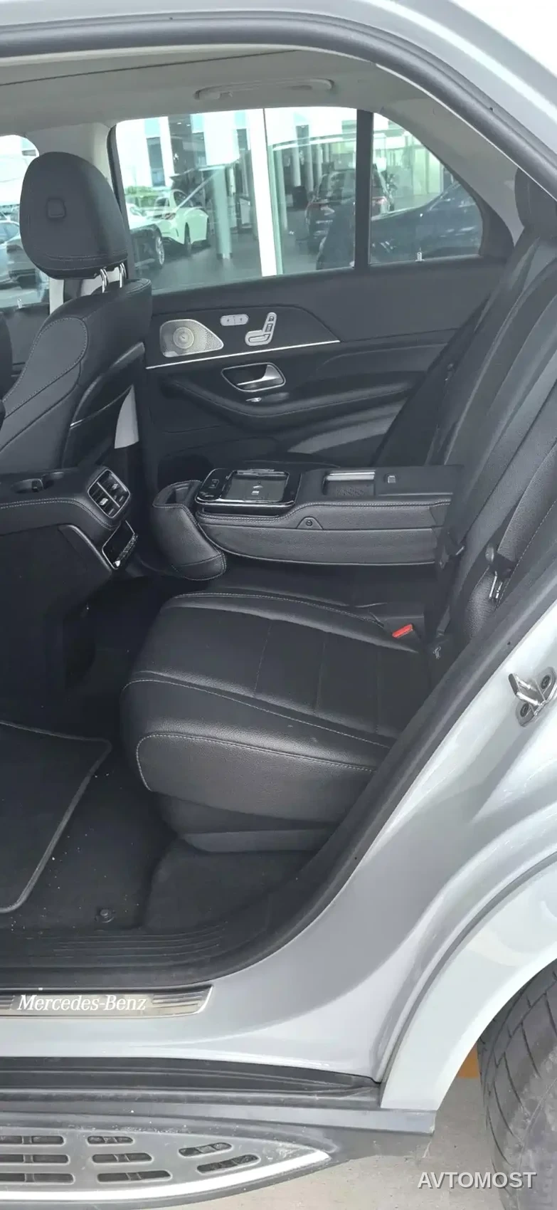 Mercedes-Benz GLE 2024 GLE 450 4MATIC Luxury — фото 4