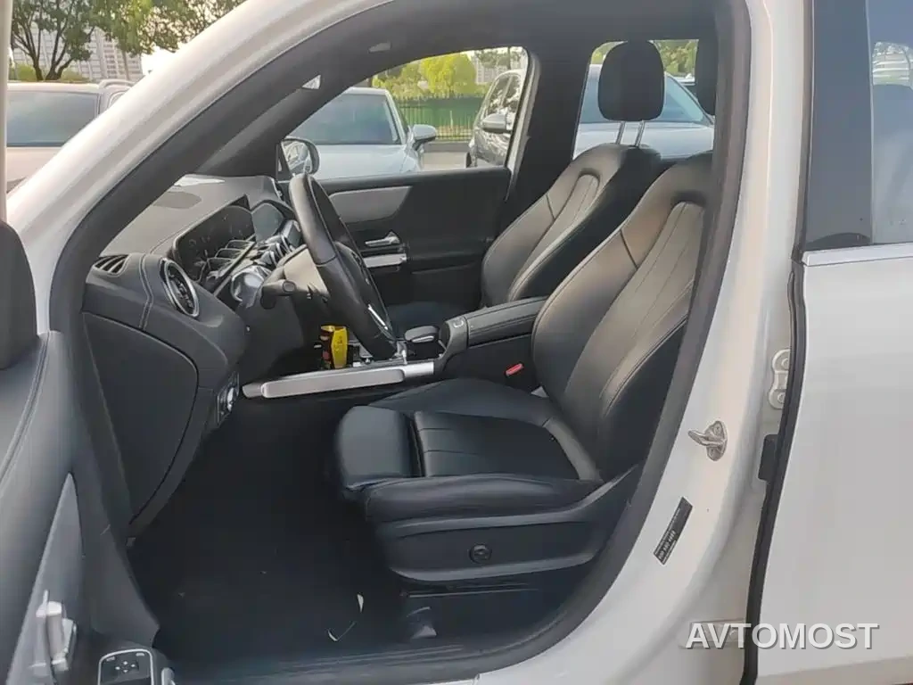 Mercedes-Benz GLB 2023 GLB 200 Dynamic — фото 15