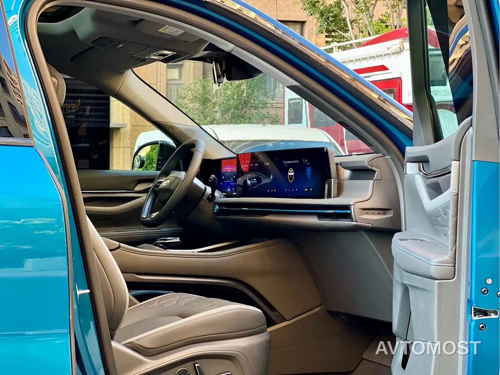 Ford Edge 2023 Edge L 2.0T EcoBoost E Hybrid FWD 7-Seater Luxury — фото 12
