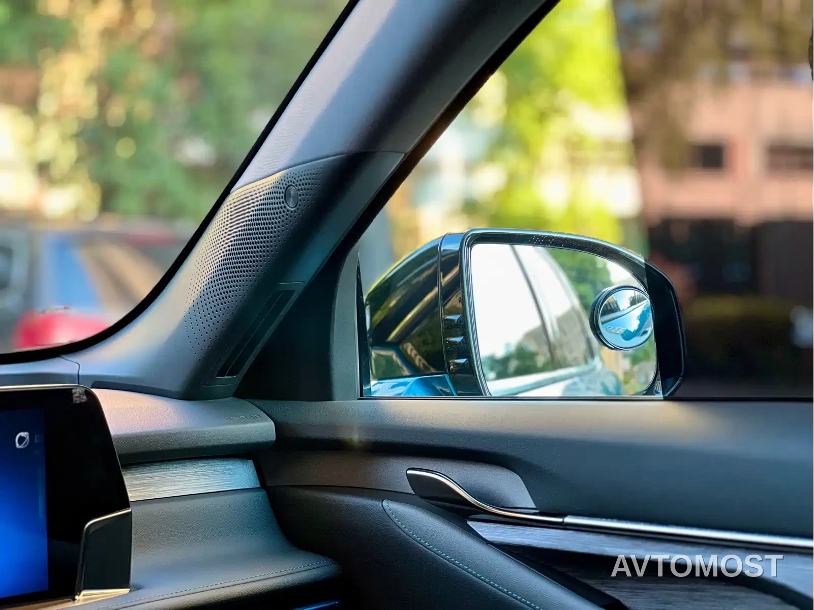 Ford Edge 2023 Edge L 2.0T EcoBoost E Hybrid FWD 7-Seater Luxury — фото 23