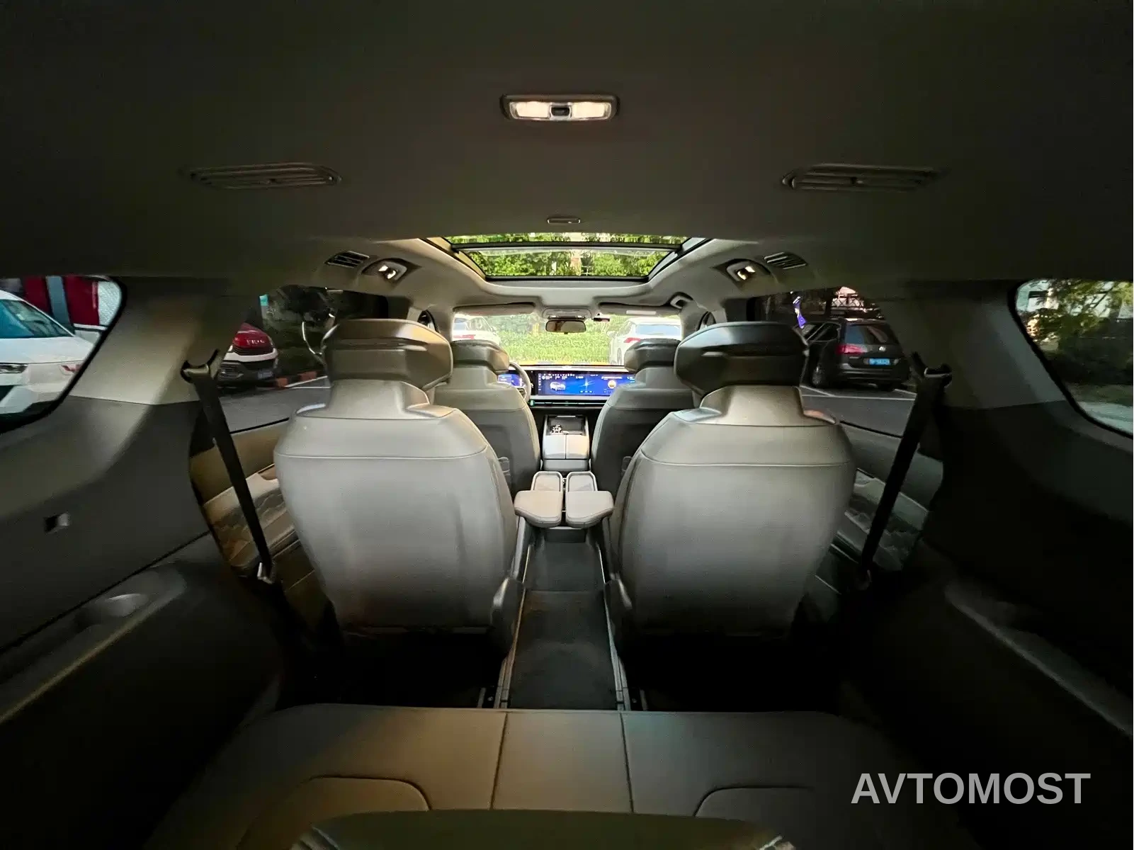 Ford Edge 2023 Edge L 2.0T EcoBoost E Hybrid FWD 7-Seater Luxury — фото 27