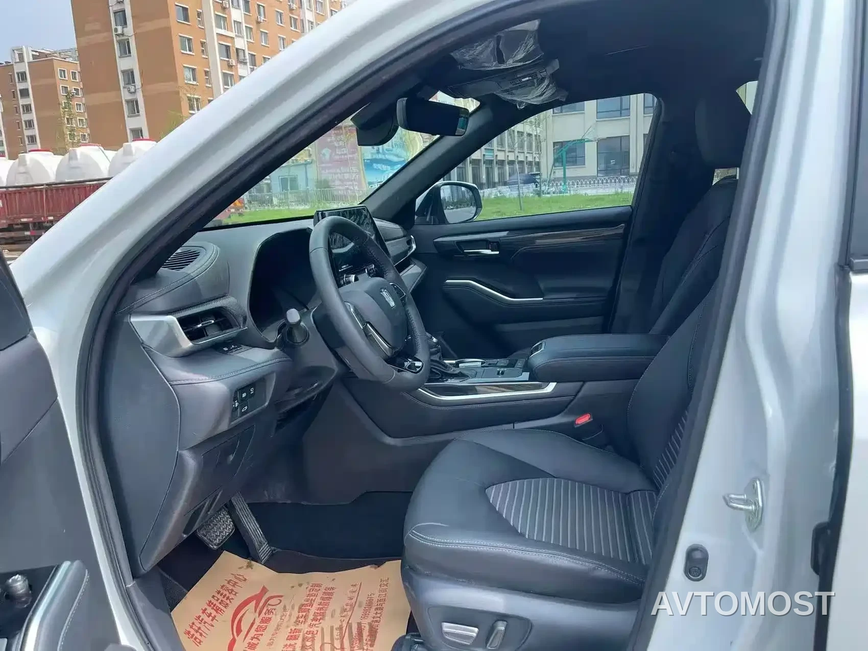 Toyota Crown Kluger 2023 2.5L HEV AWD Premium Edition — фото 4