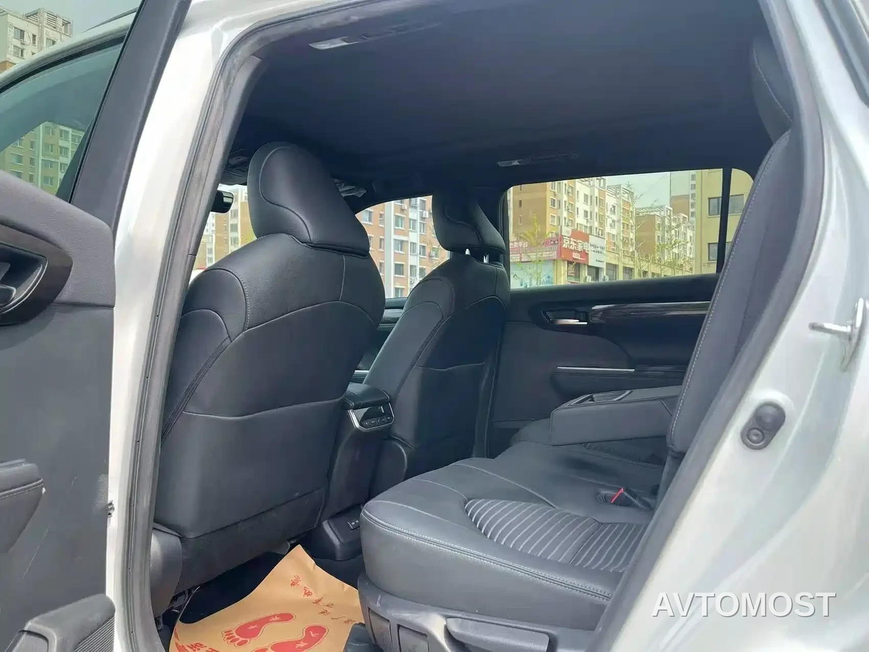 Toyota Crown Kluger 2023 2.5L HEV AWD Premium Edition — фото 6