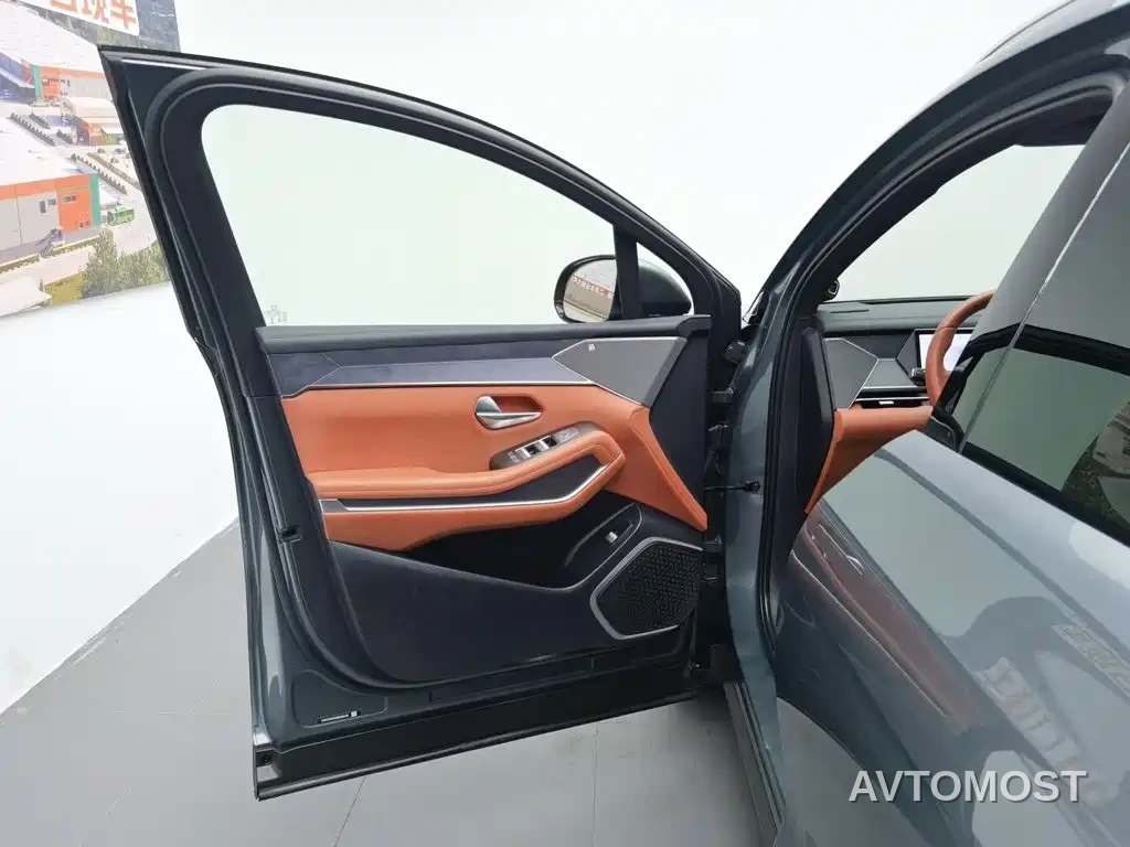 BYD Tang L 2025 DM 175KM Drone Player Edition — фото 7