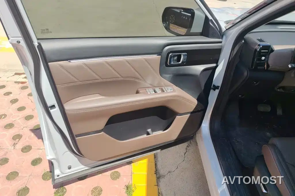 Wuling Motors Starlight 560 NEV 2025 Model Plug-in Hybrid Version 5-seater — фото 7
