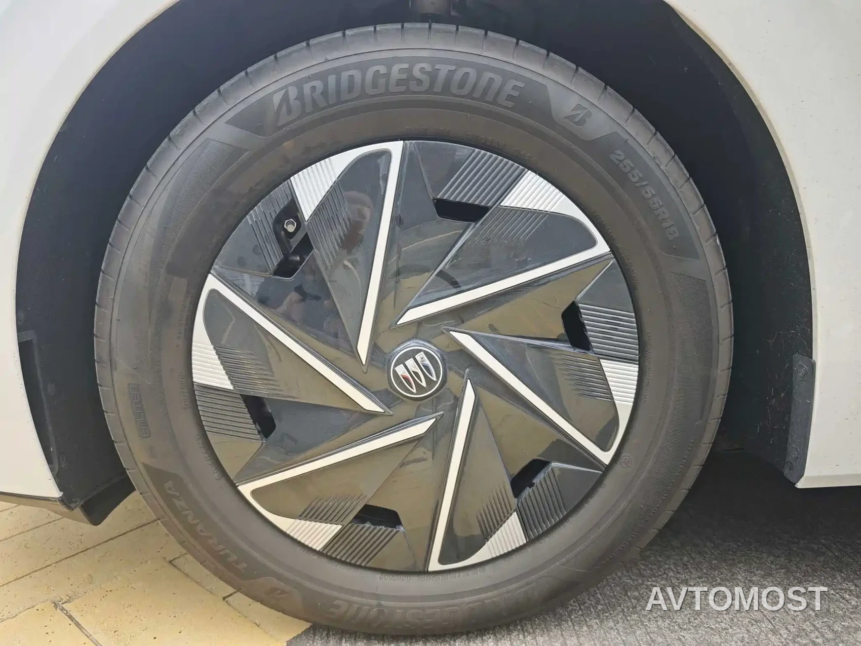 Buick Zhijing Shijia 2026 AWD Base Model — фото 8