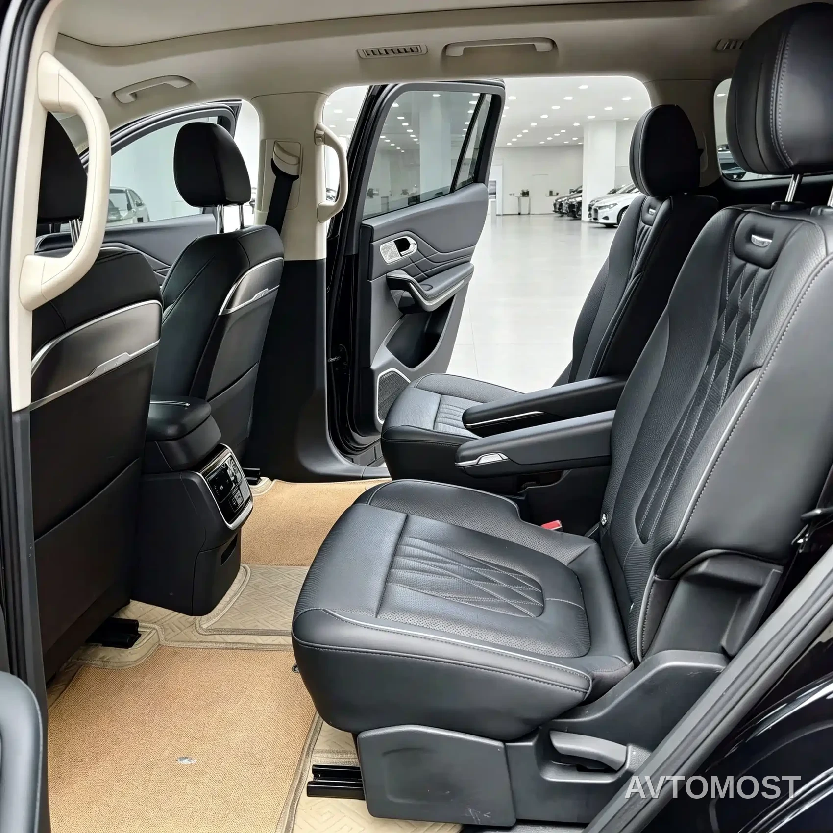 Hongqi HS7 PHEV 2024 2.0T PHEV 4WD Flagship Edition 6-seater — фото 10