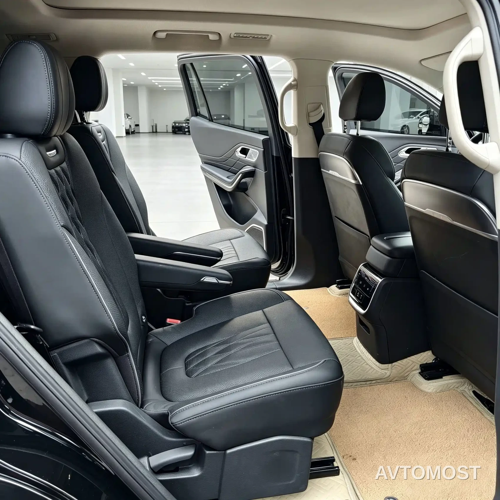 Hongqi HS7 PHEV 2024 2.0T PHEV 4WD Flagship Edition 6-seater — фото 12