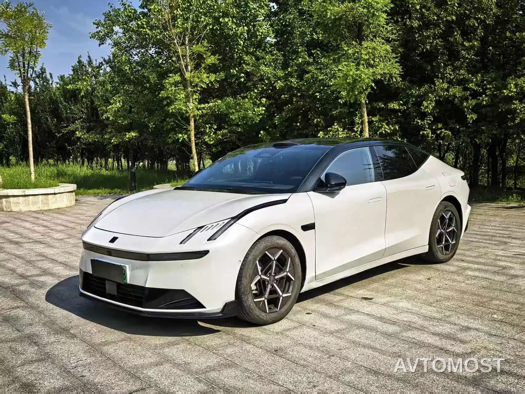 Lynk & Co 10 EM-P 2025 Facelift 120 AWD Ultra — фото 1