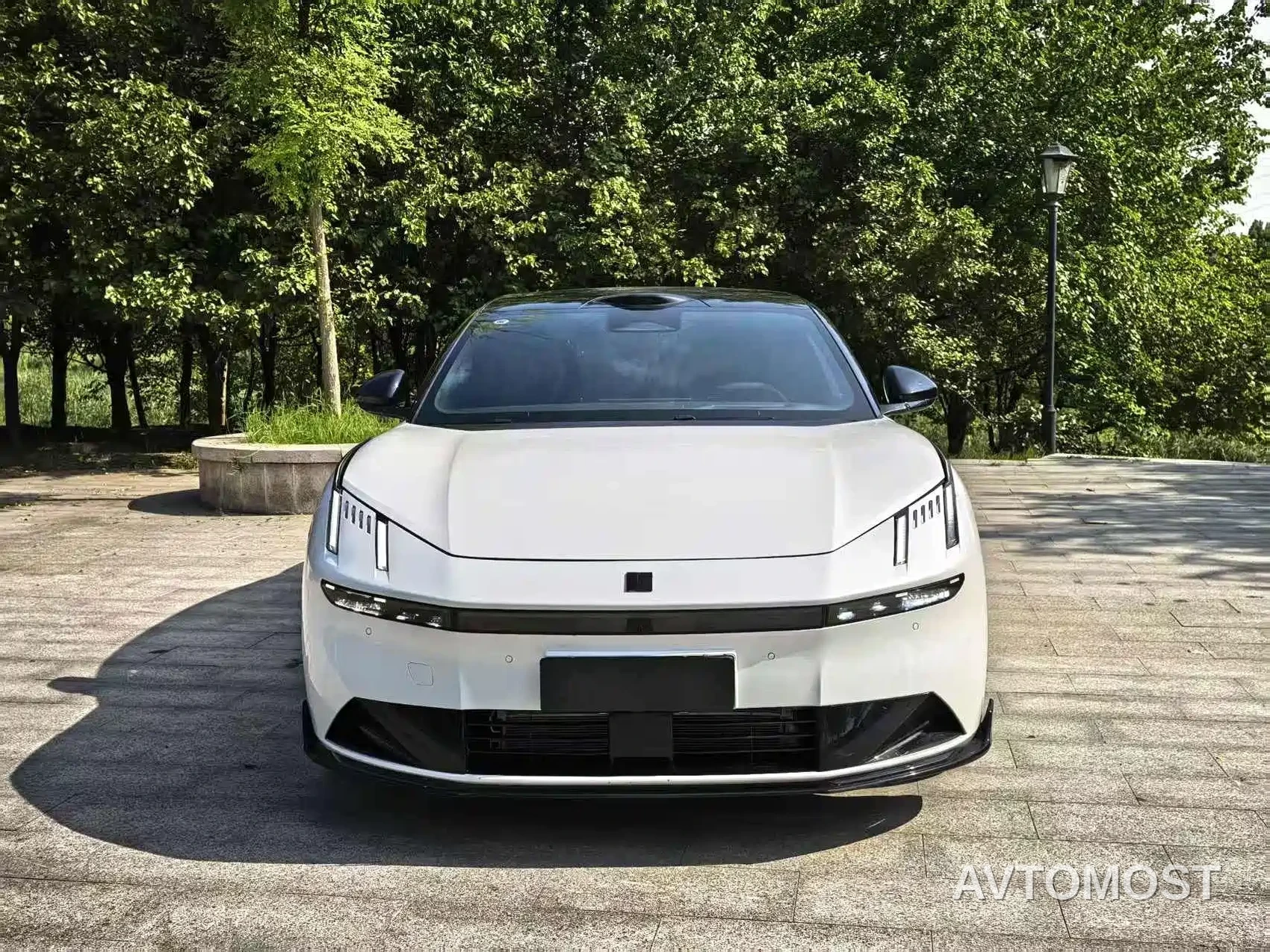 Lynk & Co 10 EM-P 2025 Facelift 120 AWD Ultra — фото 2