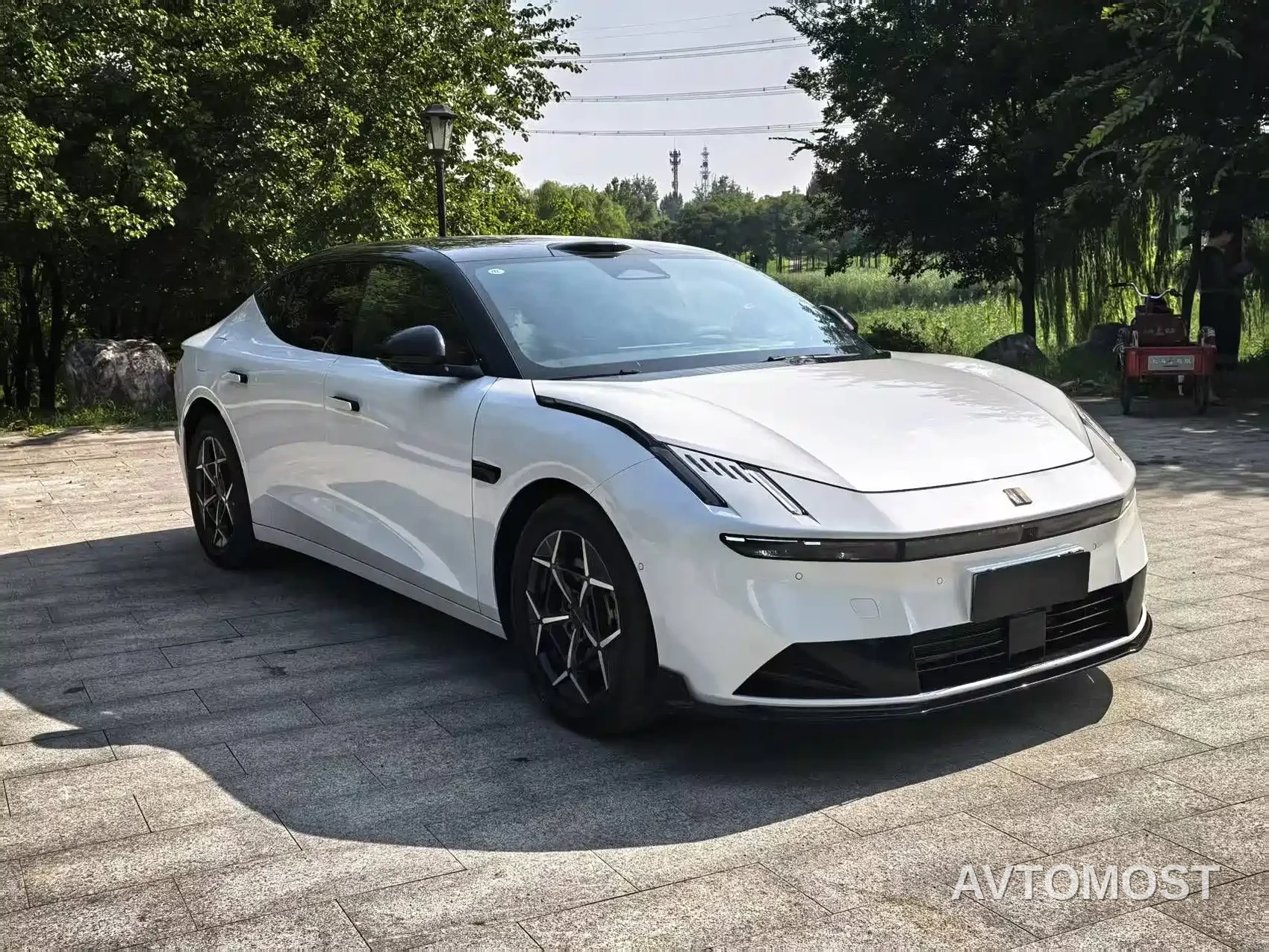Lynk & Co 10 EM-P 2025 Facelift 120 AWD Ultra — фото 3