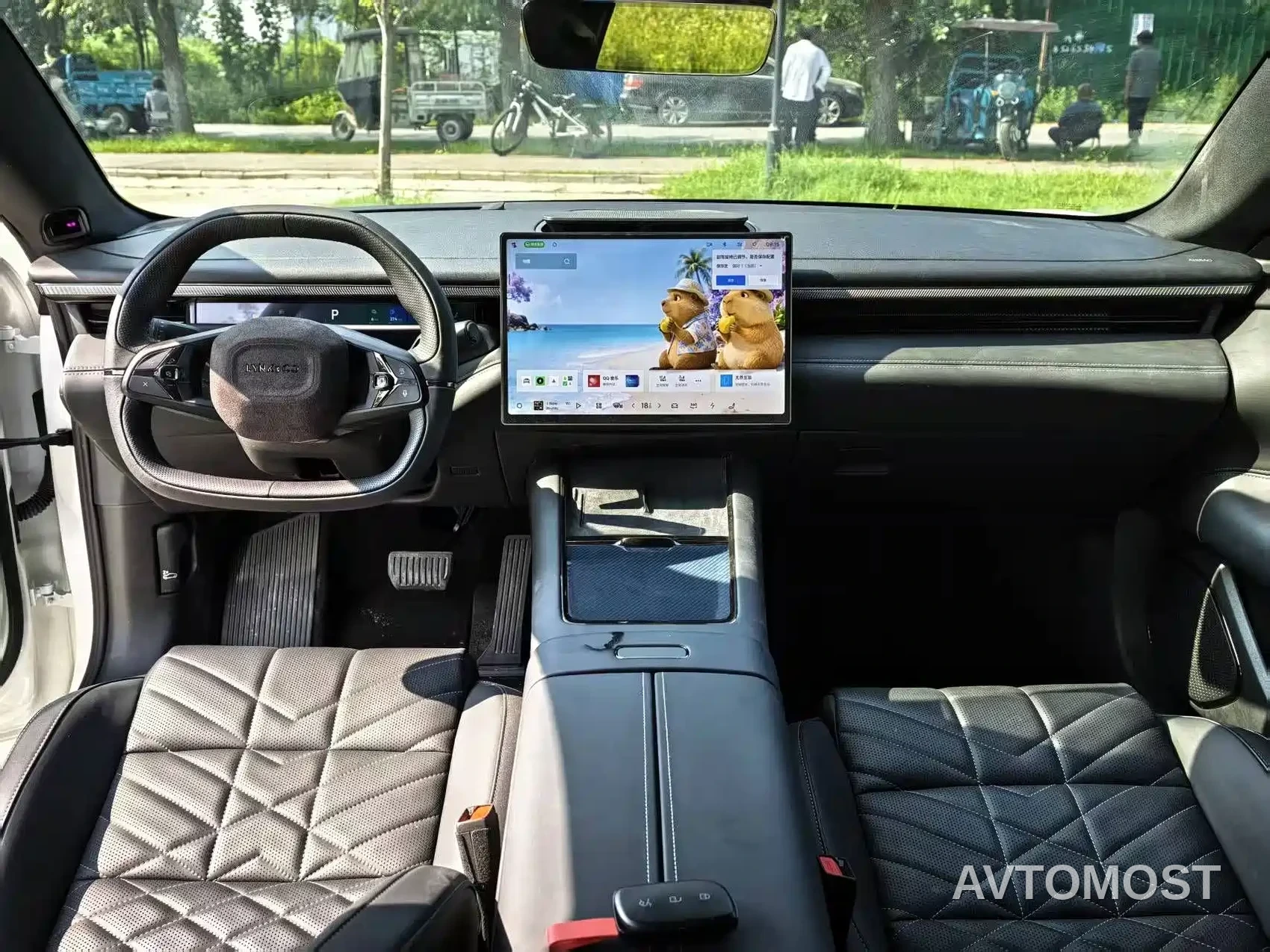 Lynk & Co 10 EM-P 2025 Facelift 120 AWD Ultra — фото 9
