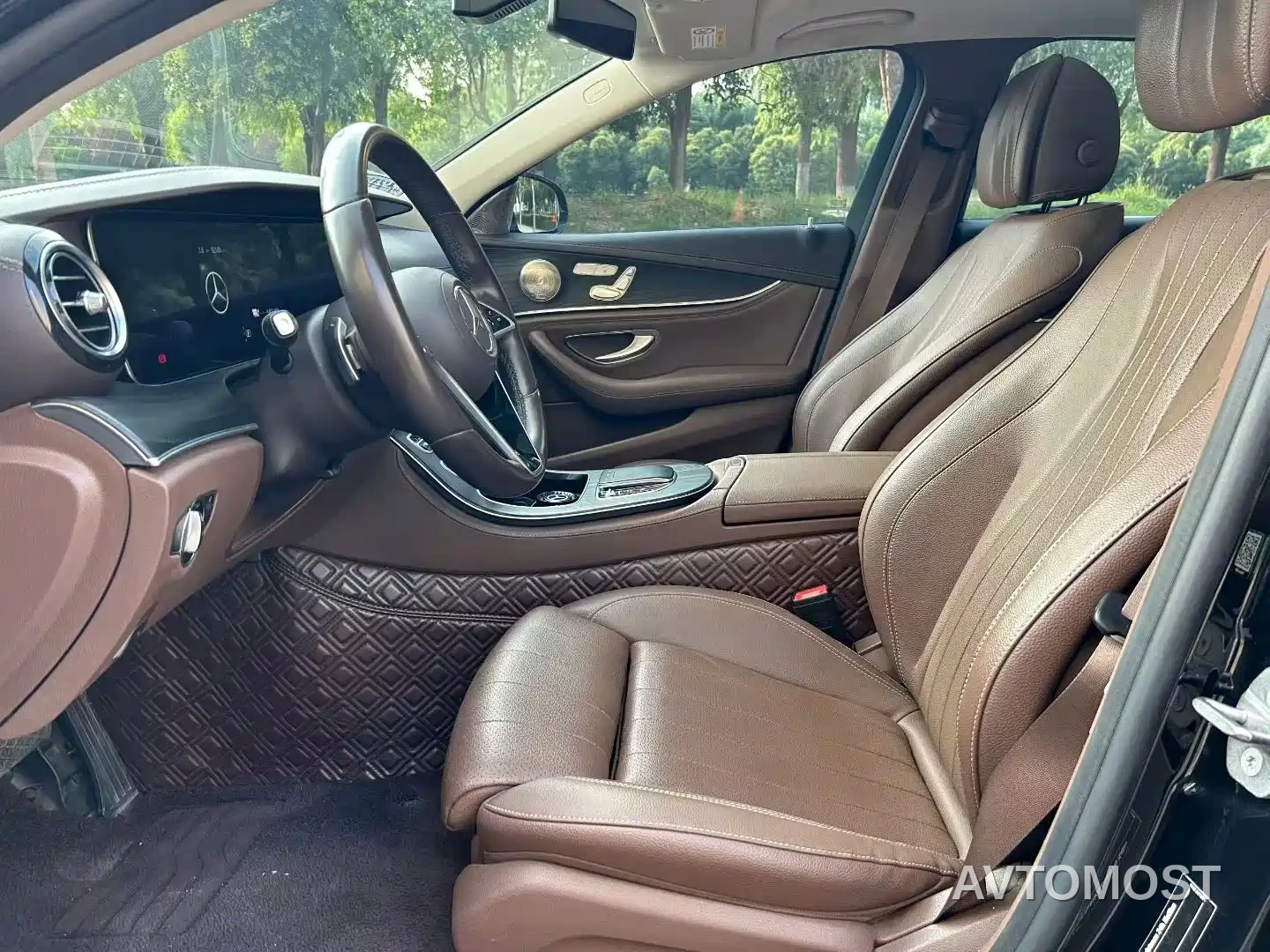 Mercedes-Benz E-Class New Energy 2021 E 350 e L Plug-in Hybrid Sedan — фото 4