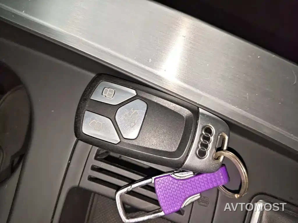 Audi A4L 2020 40 TFSI quattro Luxury Dynamic — фото 4
