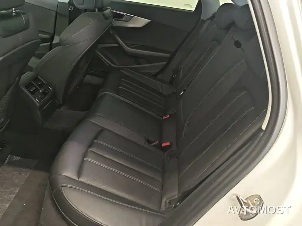 Audi A4L 2020 40 TFSI quattro Luxury Dynamic — фото 10