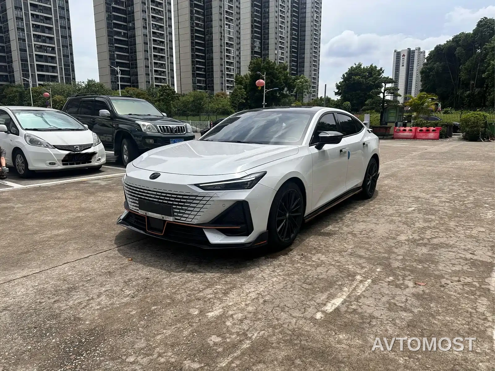 Changan UNI-V 2022 1.5T Sport Edition — фото 3