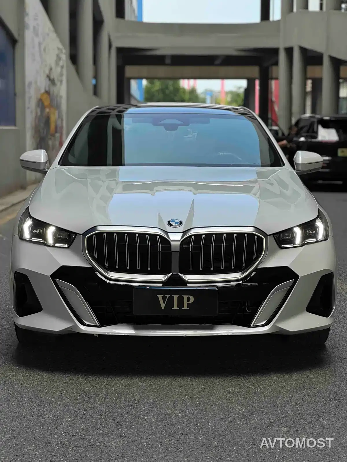 BMW 5 Series 2024 530Li Premium M Sport Package — фото 2