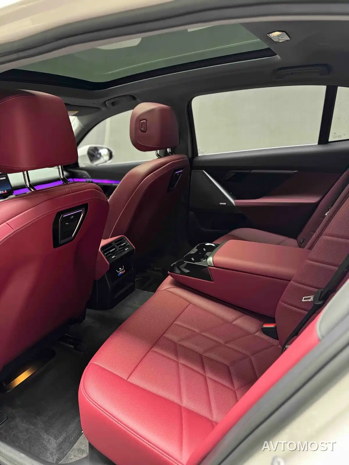 BMW 5 Series 2024 530Li Premium M Sport Package — фото 10