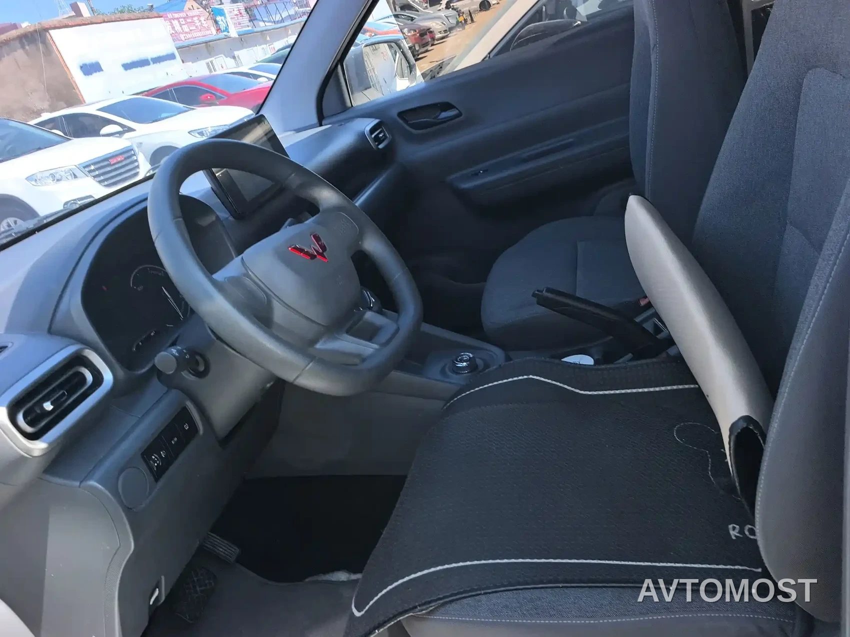 Wuling Hongguang New Energy 2024 Pure Electric 300KM Standard — фото 10