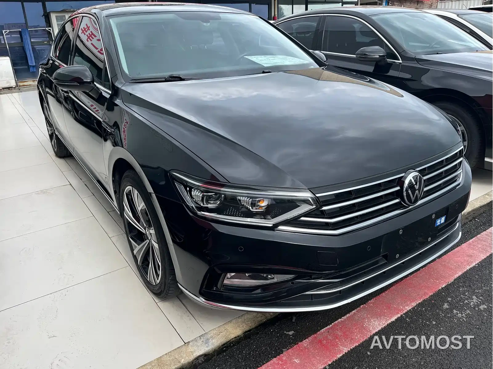 Volkswagen Magotan 2023 2 Million Units Anniversary Edition 330TSI DSG Leading Type — фото 3