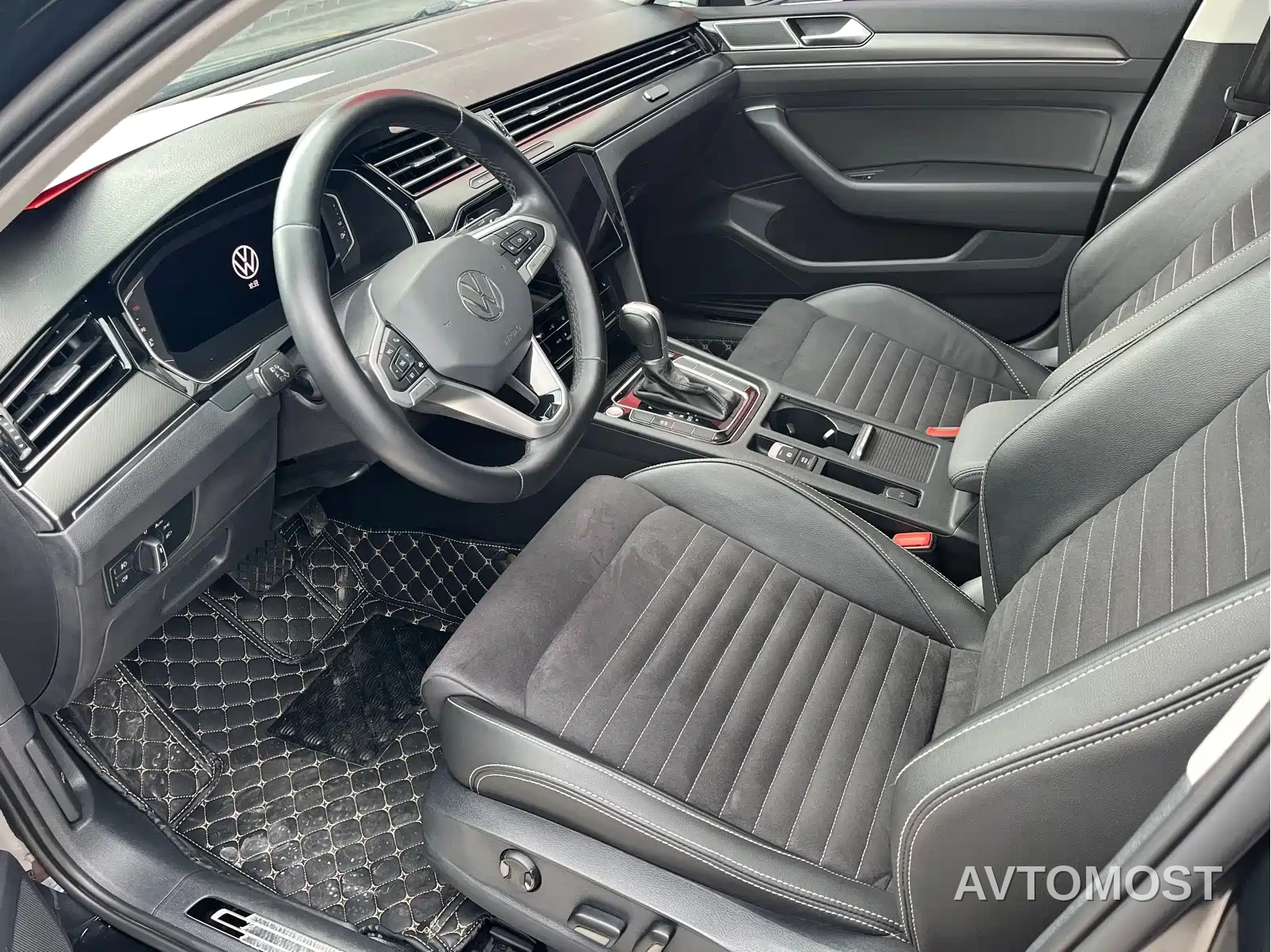 Volkswagen Magotan 2023 2 Million Units Anniversary Edition 330TSI DSG Leading Type — фото 4