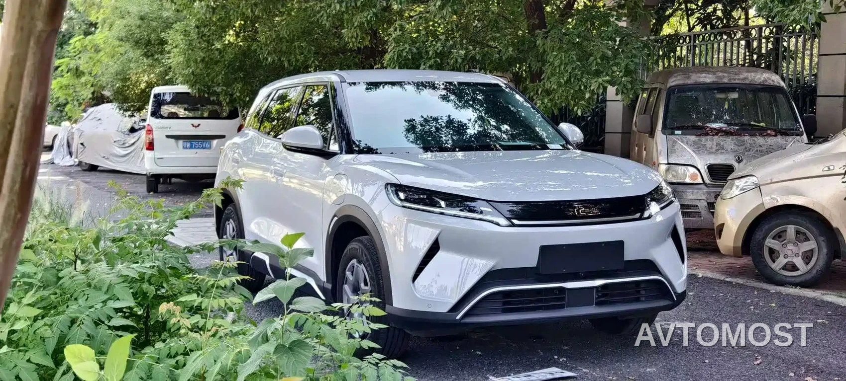 BYD Yuan UP 2025 Model 301KM Navigator — фото 3