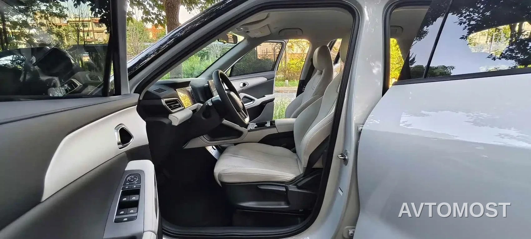 BYD Yuan UP 2025 Model 301KM Navigator — фото 8