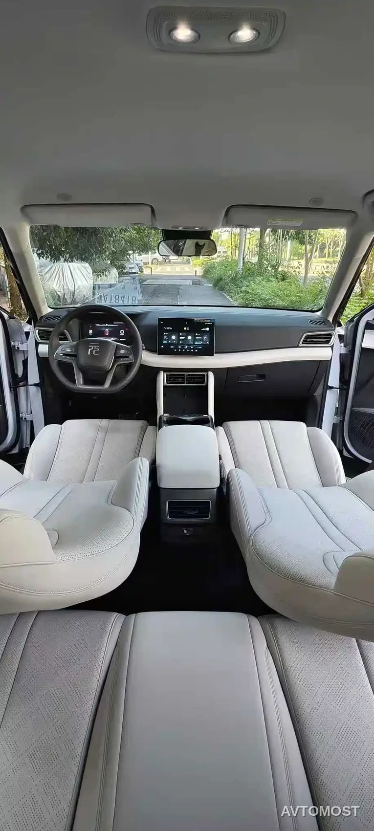 BYD Yuan UP 2025 Model 301KM Navigator — фото 13