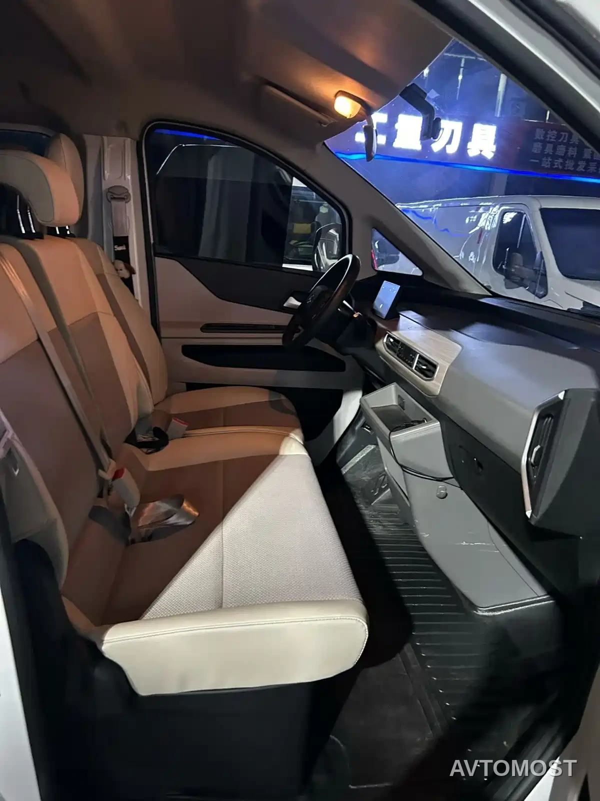 Changan Kuayue Kua Yue Xing Guang EV 2025 Model 7-Seater Passenger Van 350km Luxury Edition — фото 3
