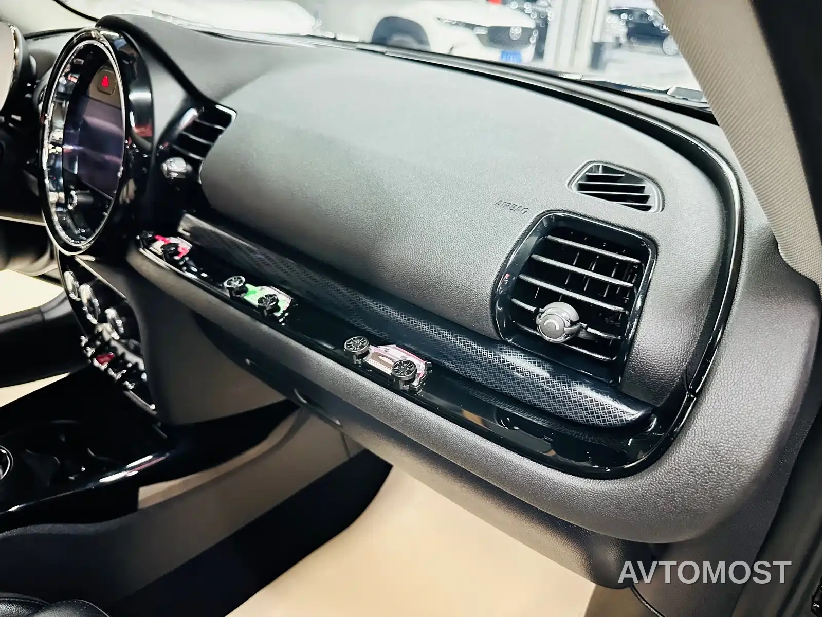 MINI CLUBMAN 2022 1.5T COOPER Connoisseur — фото 32