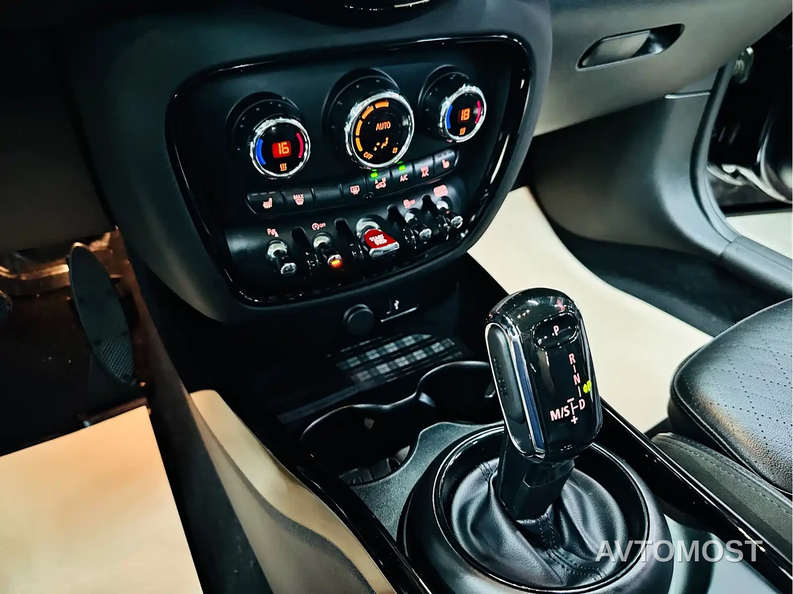 MINI CLUBMAN 2022 1.5T COOPER Connoisseur — фото 45