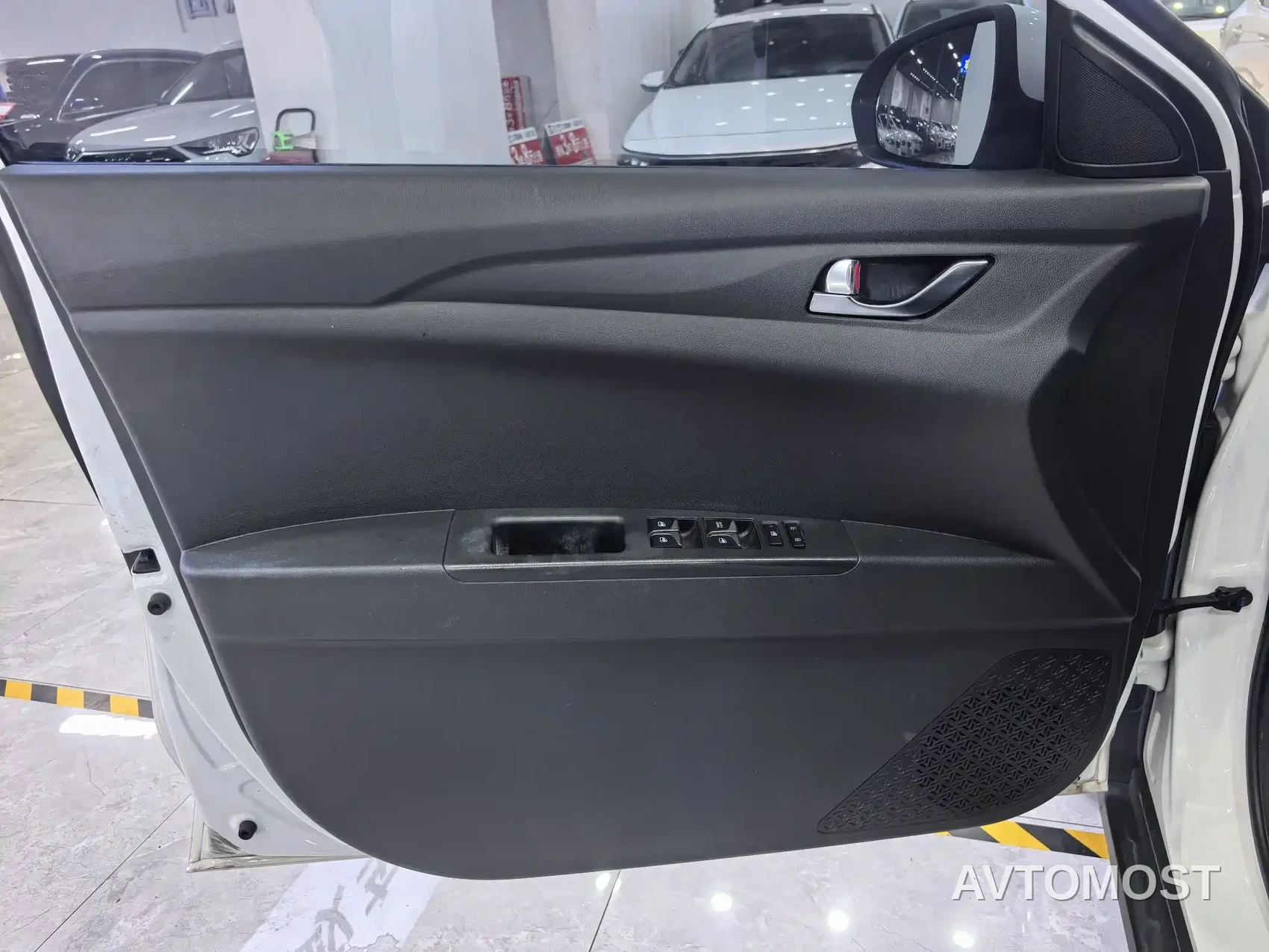 Changan Eado New Energy 2022 EV460 Premium Edition (LFP) — фото 8