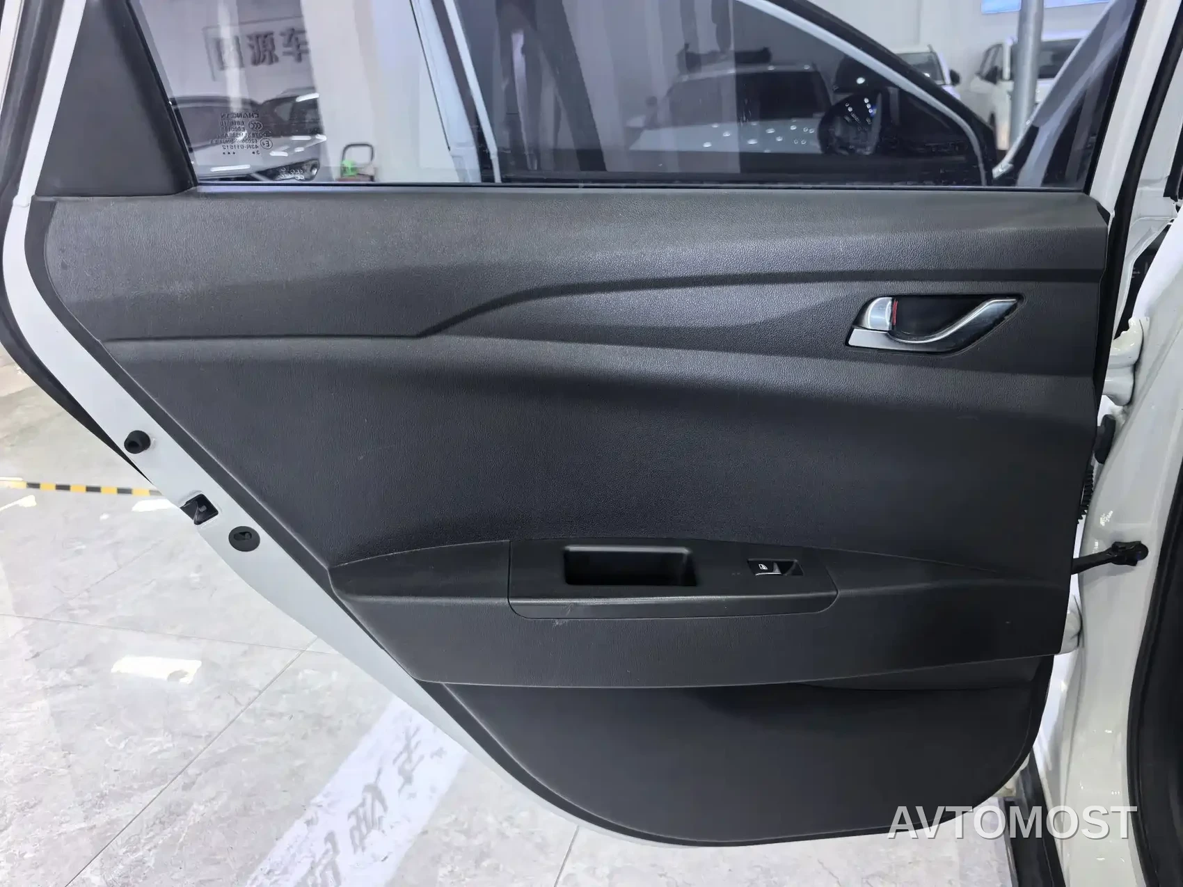 Changan Eado New Energy 2022 EV460 Premium Edition (LFP) — фото 10