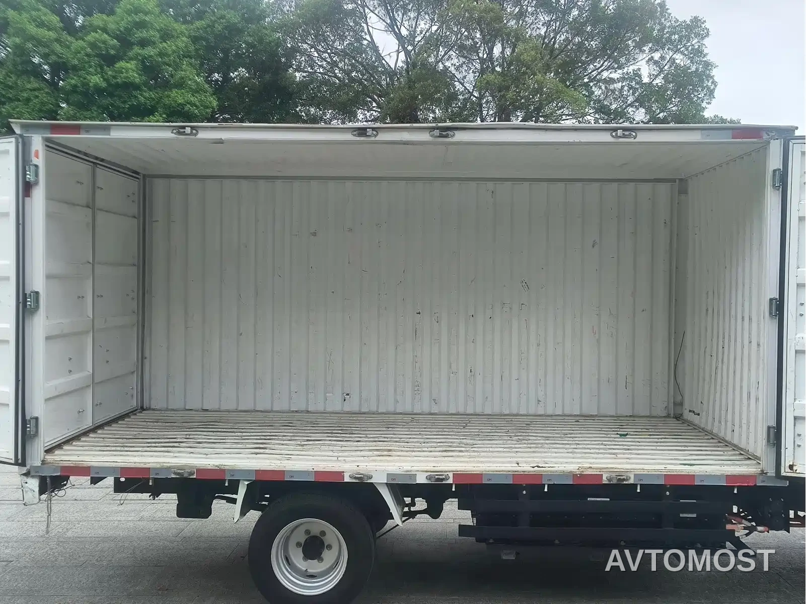 SRM Xinyuan T5L EV 2025 AVIC 56.7KWh Standard 3.8m Cargo Grid — фото 14